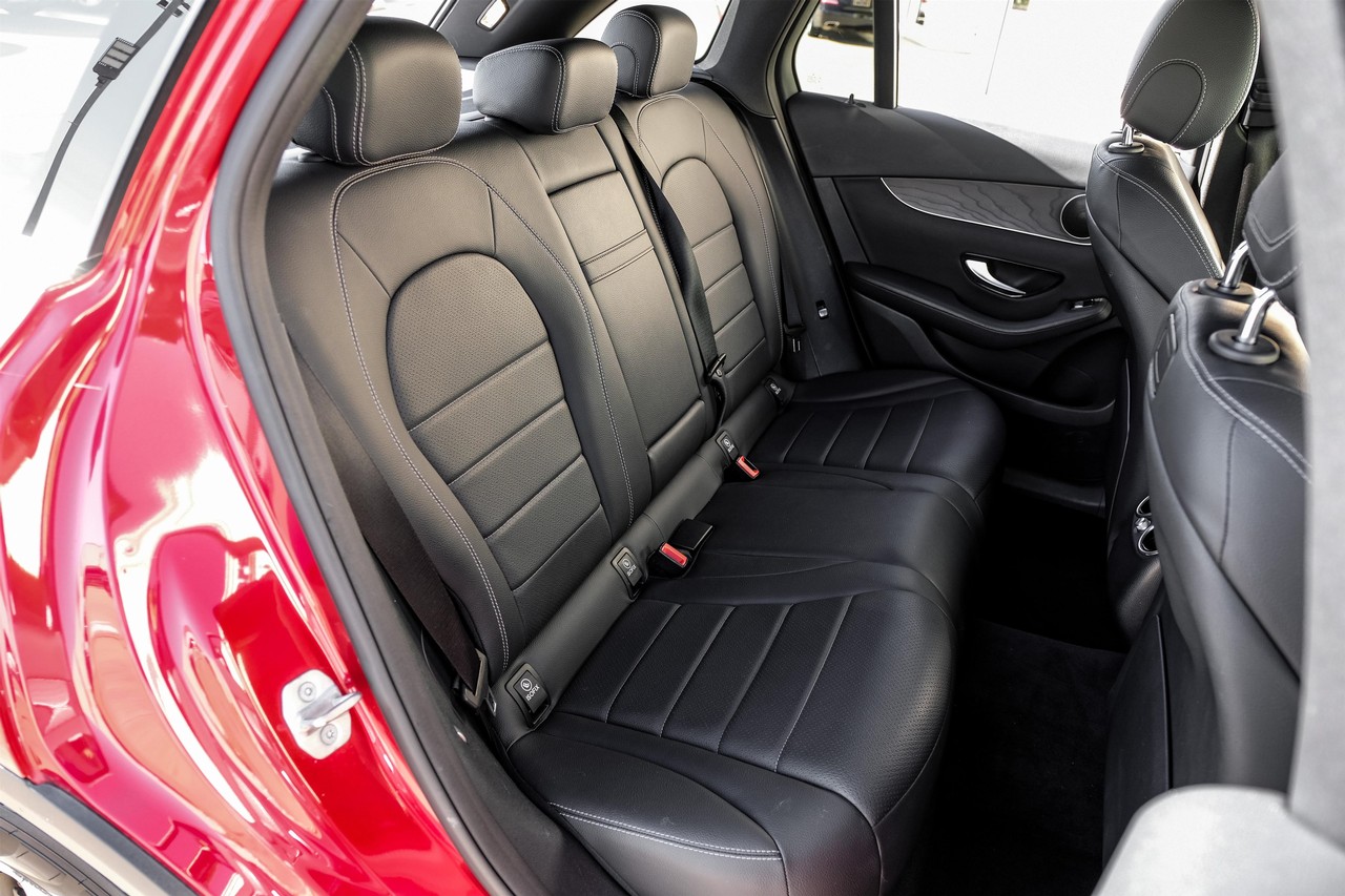 Mercedes-Benz GLC Vehicle Main Gallery Image 35