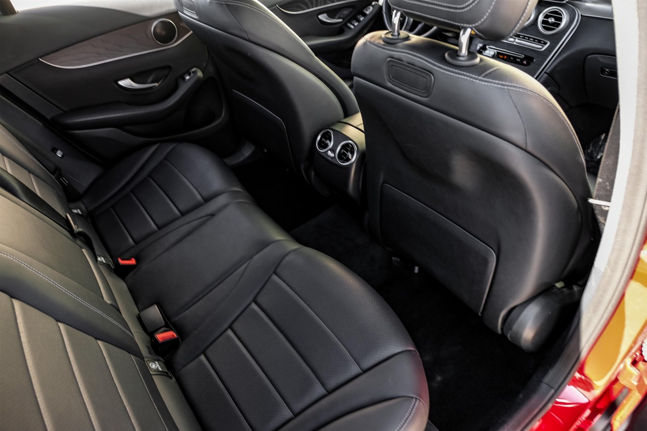 Mercedes-Benz GLC Vehicle Main Gallery Image 36