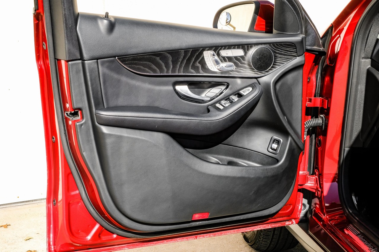 Mercedes-Benz GLC Vehicle Main Gallery Image 41