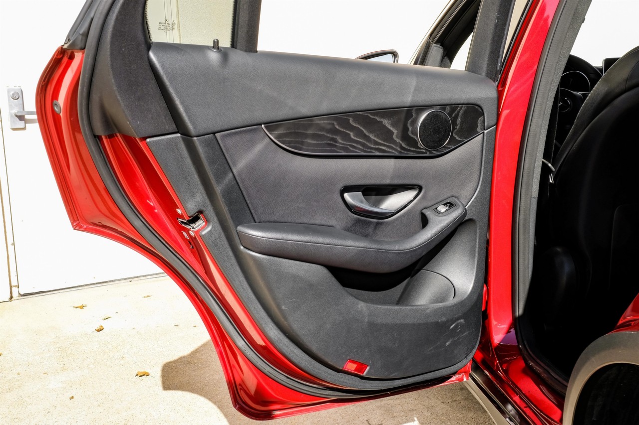 Mercedes-Benz GLC Vehicle Main Gallery Image 43