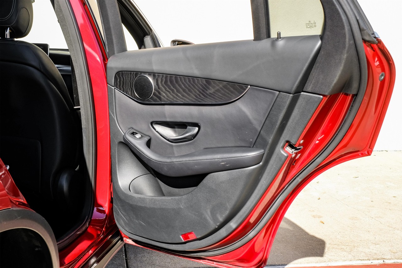 Mercedes-Benz GLC Vehicle Main Gallery Image 44