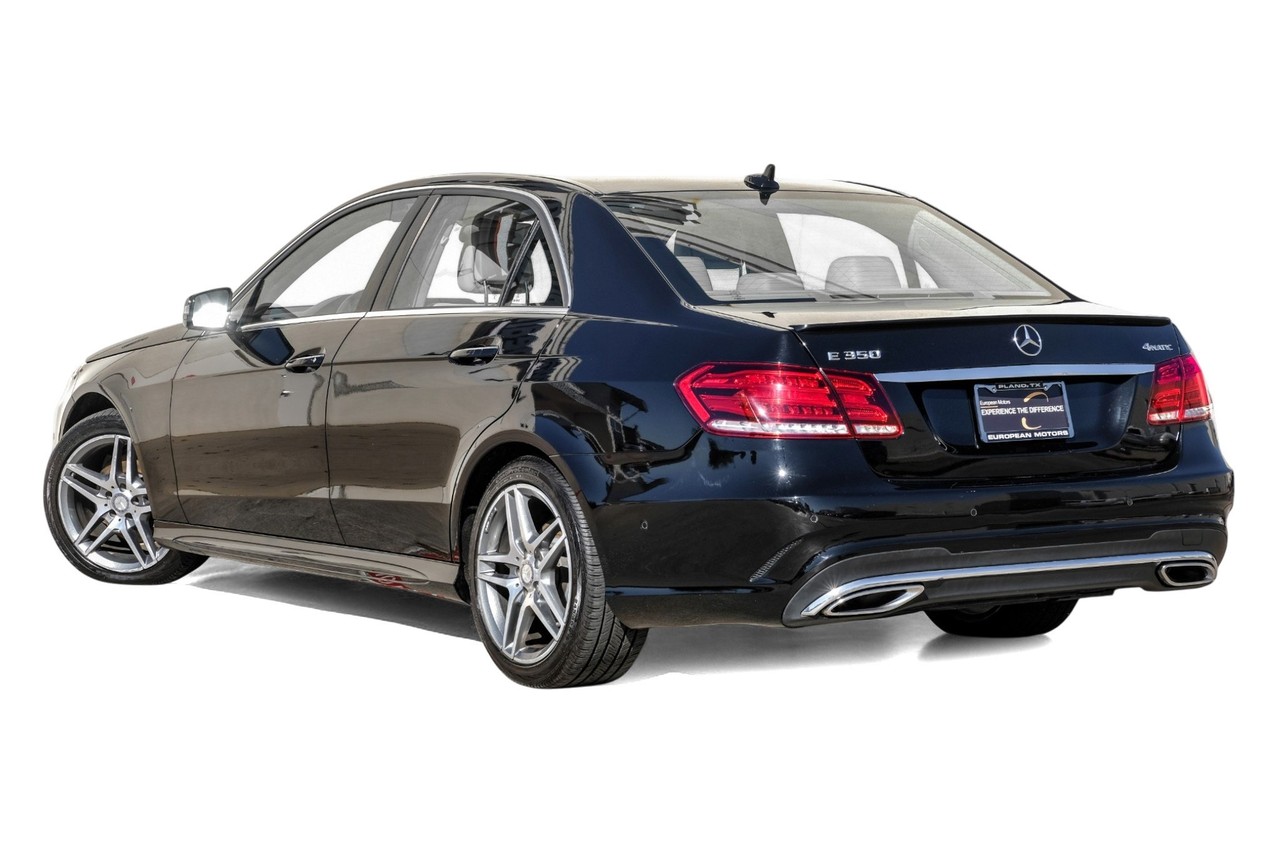 Mercedes-Benz E-Class Vehicle Main Gallery Image 11