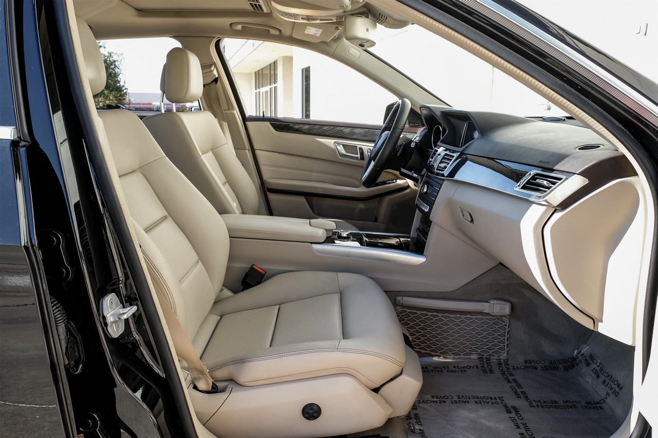 Mercedes-Benz E-Class Vehicle Main Gallery Image 33