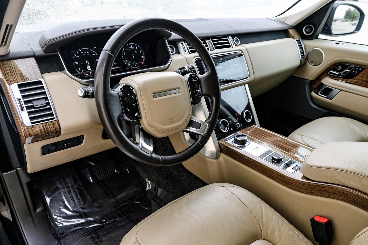 Land Rover Range Rover Vehicle Main Gallery Image 03