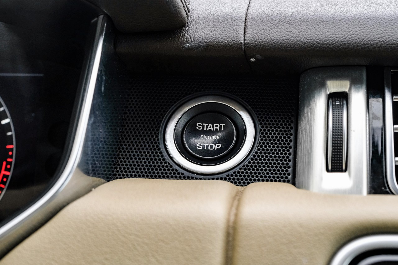 Land Rover Range Rover Vehicle Main Gallery Image 21