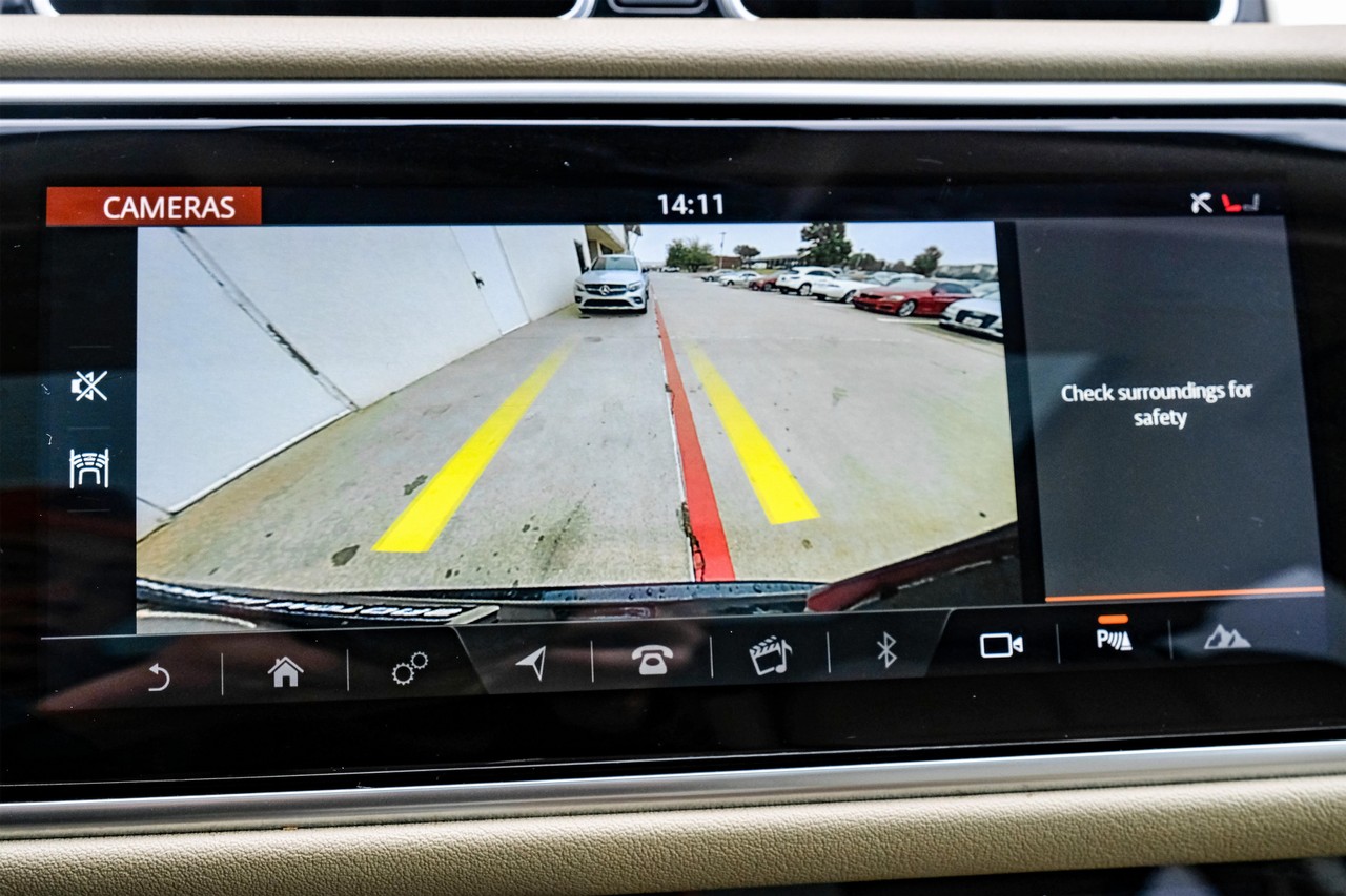 Land Rover Range Rover Vehicle Main Gallery Image 23