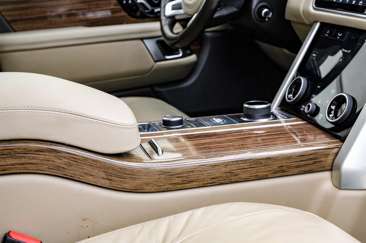 Land Rover Range Rover Vehicle Main Gallery Image 24