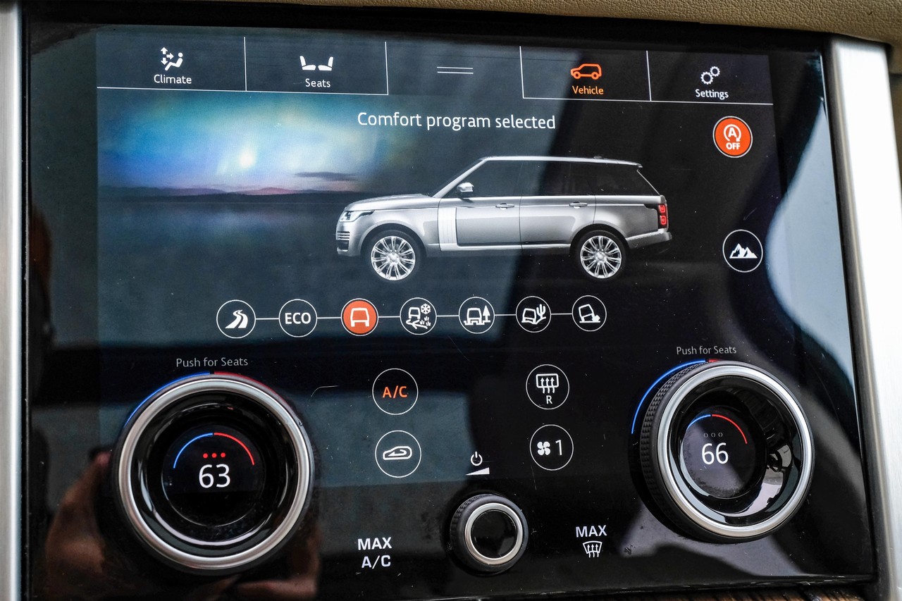 Land Rover Range Rover Vehicle Main Gallery Image 32