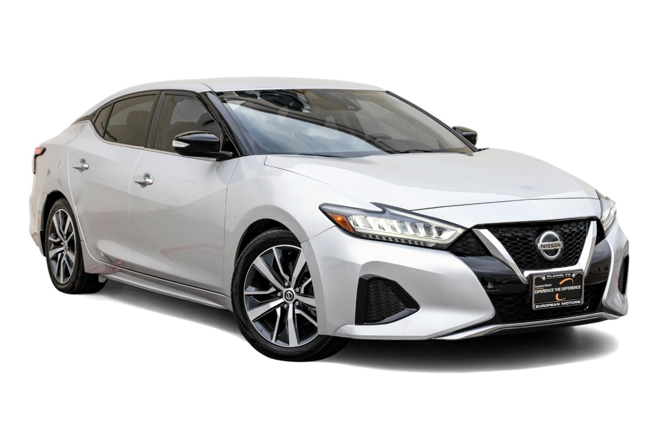 Nissan Maxima Vehicle Main Gallery Image 06