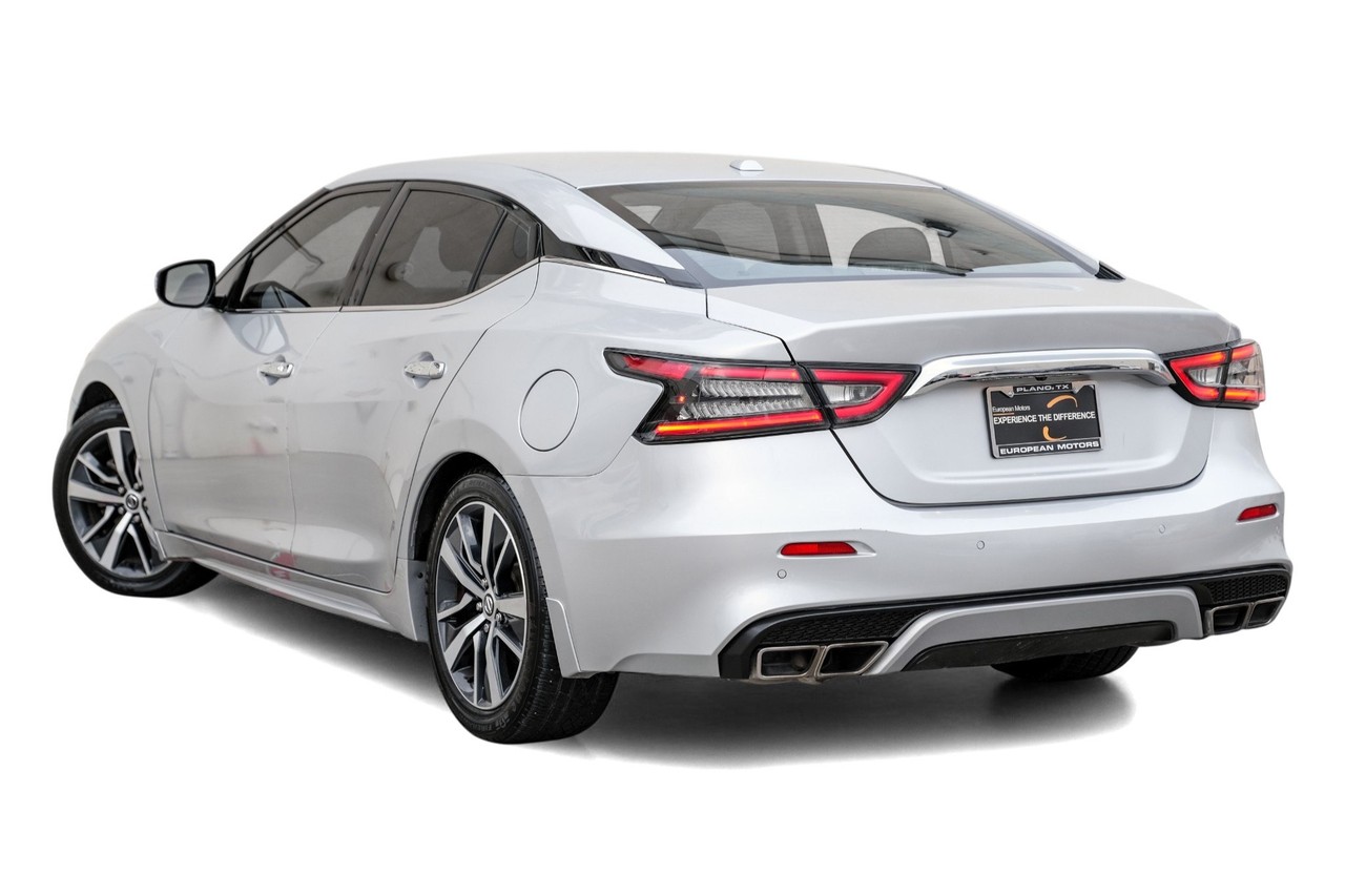 Nissan Maxima Vehicle Main Gallery Image 09