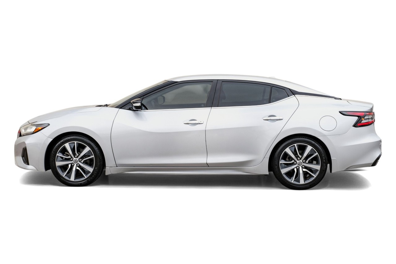 Nissan Maxima Vehicle Main Gallery Image 10