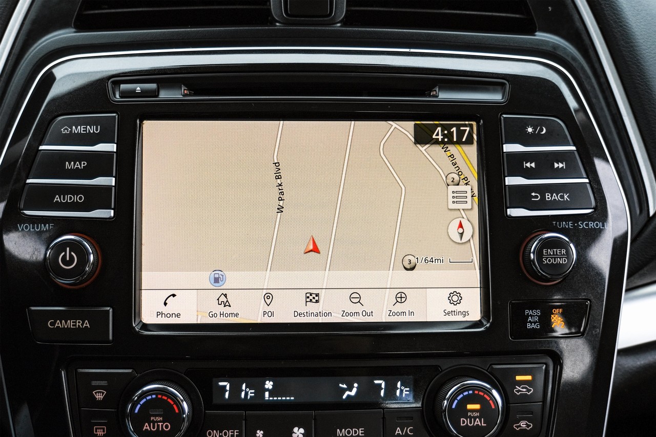 Nissan Maxima Vehicle Main Gallery Image 20