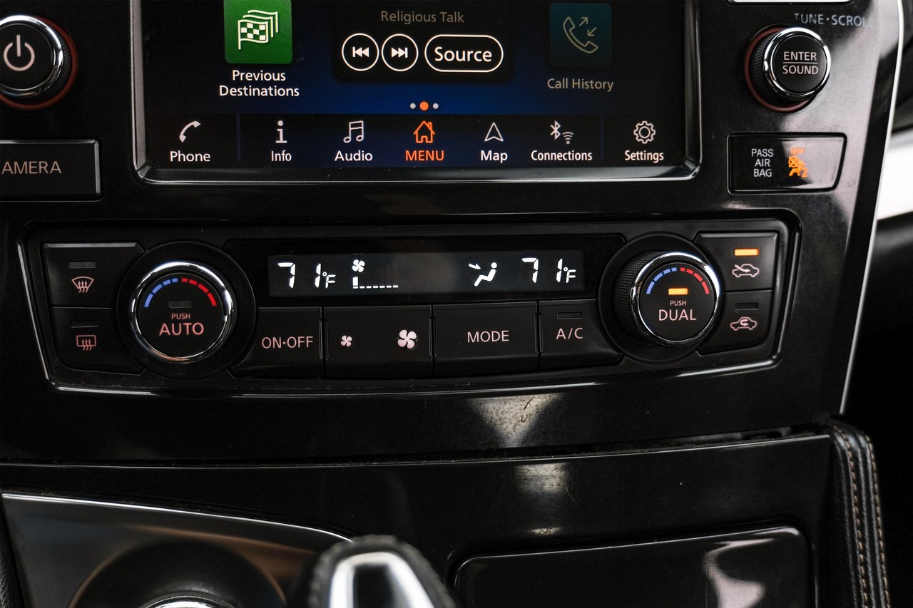 Nissan Maxima Vehicle Main Gallery Image 25