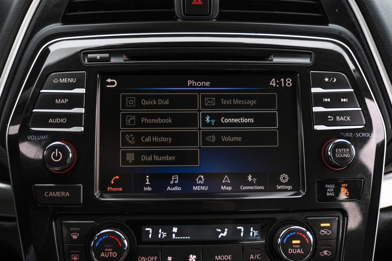 Nissan Maxima Vehicle Main Gallery Image 27