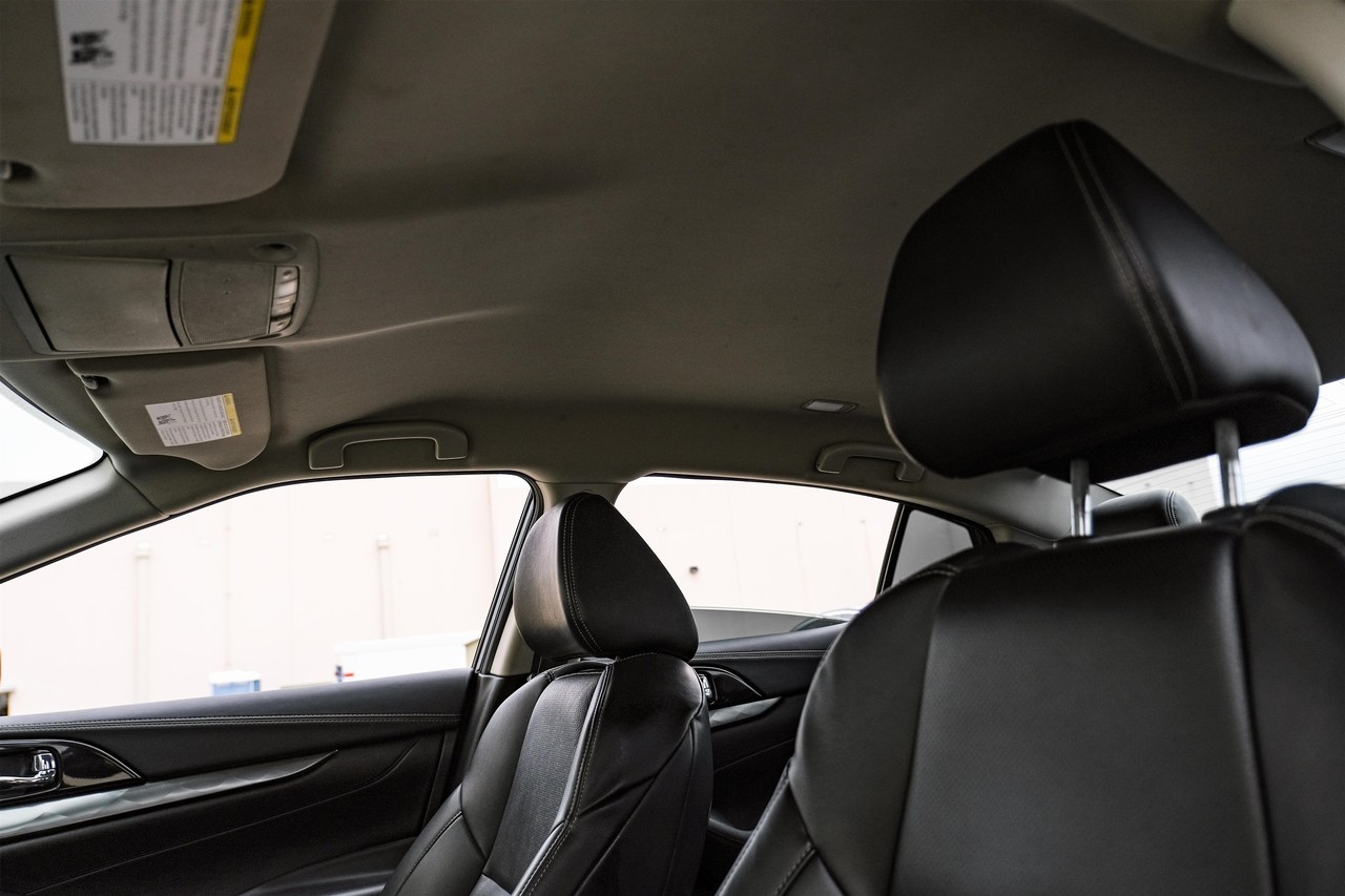 Nissan Maxima Vehicle Main Gallery Image 28