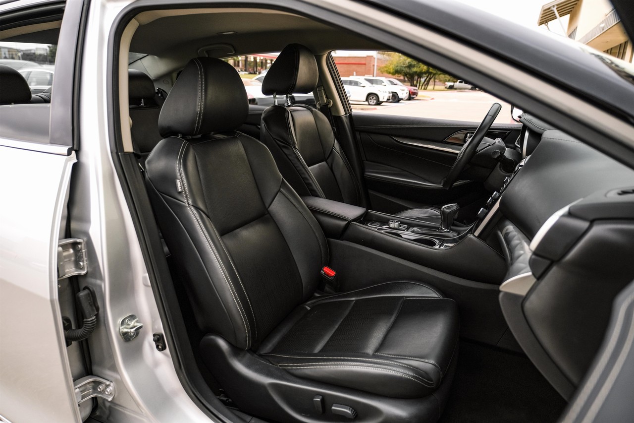 Nissan Maxima Vehicle Main Gallery Image 32