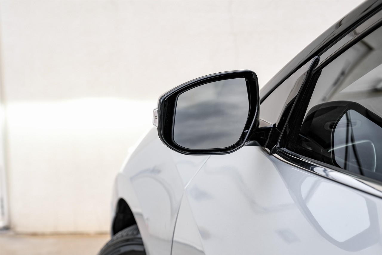 Nissan Maxima Vehicle Main Gallery Image 38