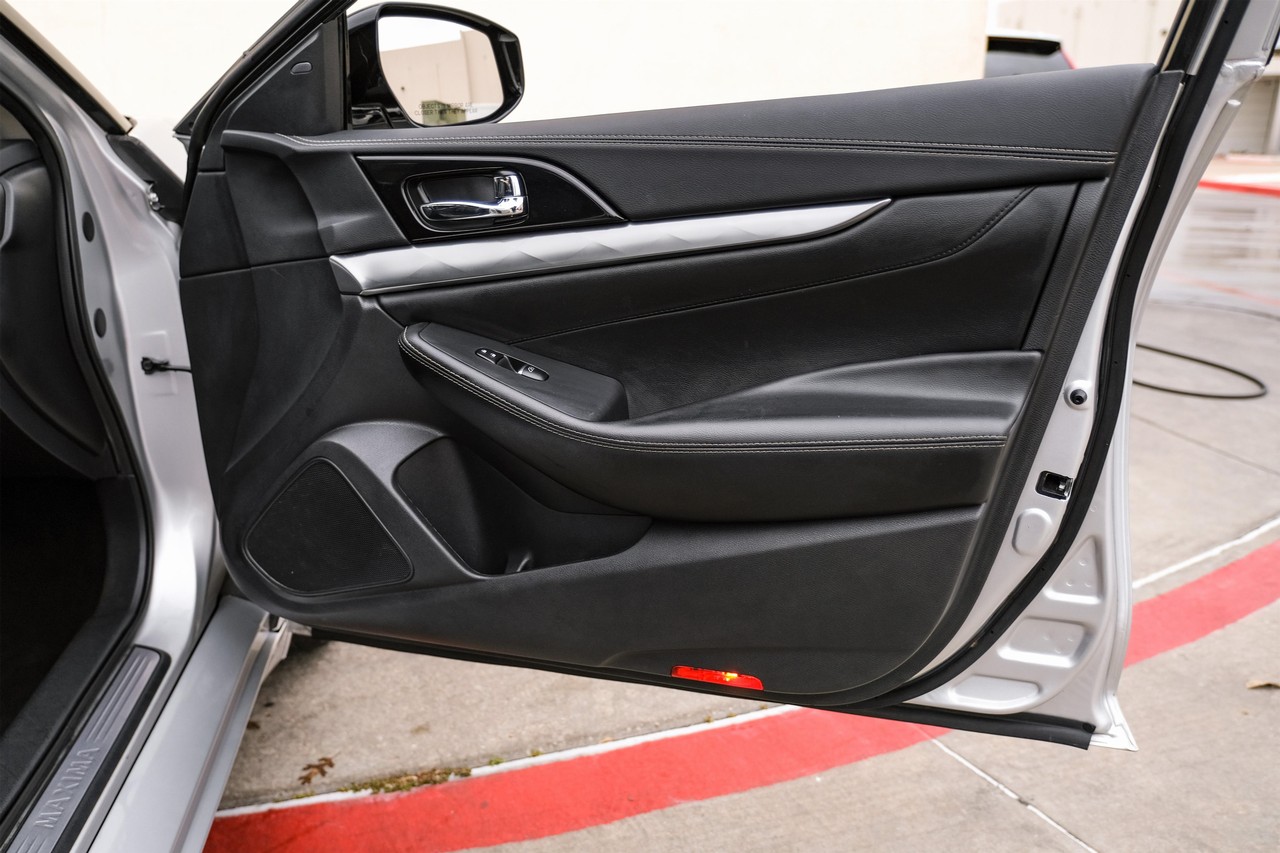 Nissan Maxima Vehicle Main Gallery Image 41