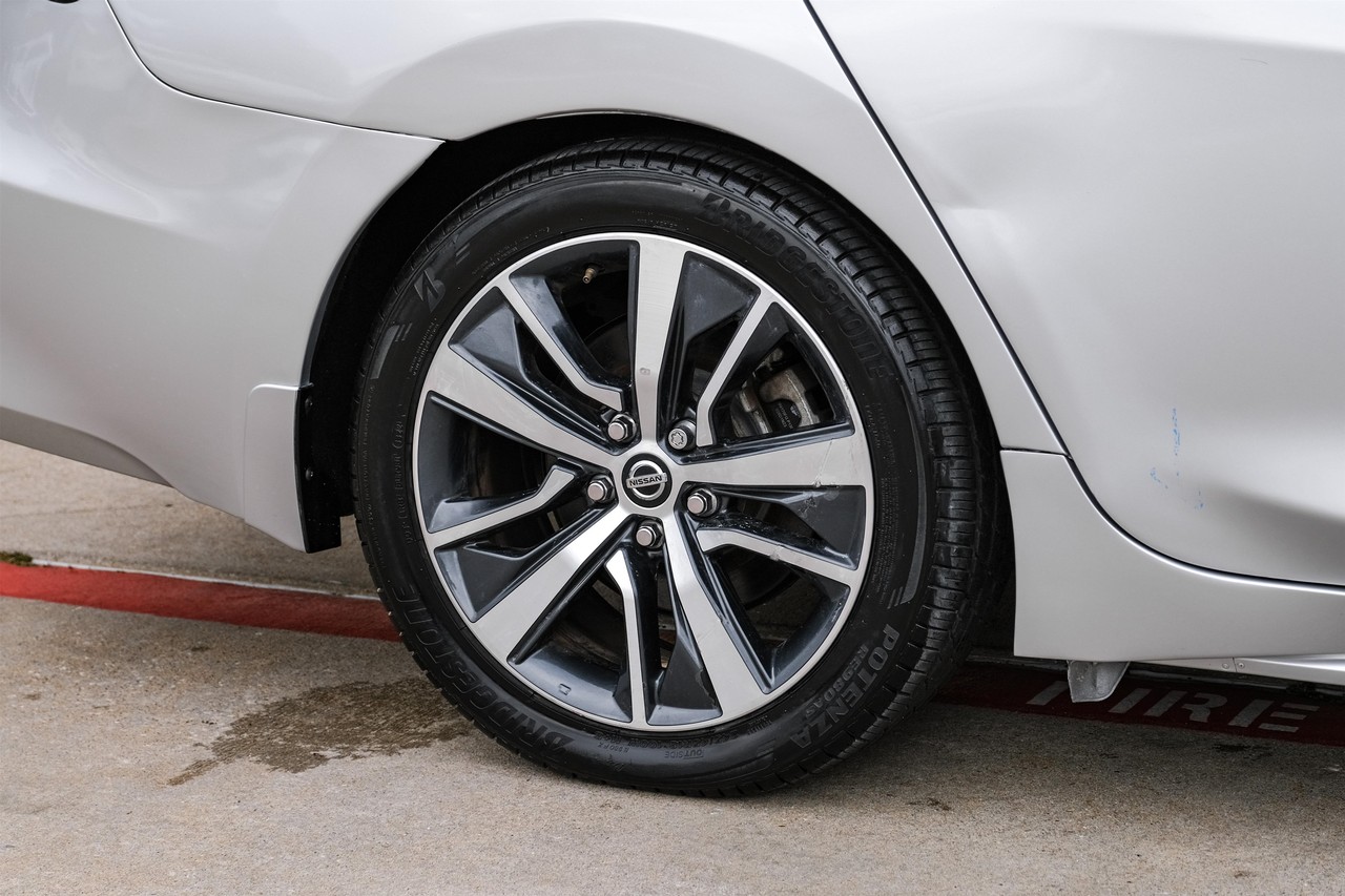 Nissan Maxima Vehicle Main Gallery Image 47