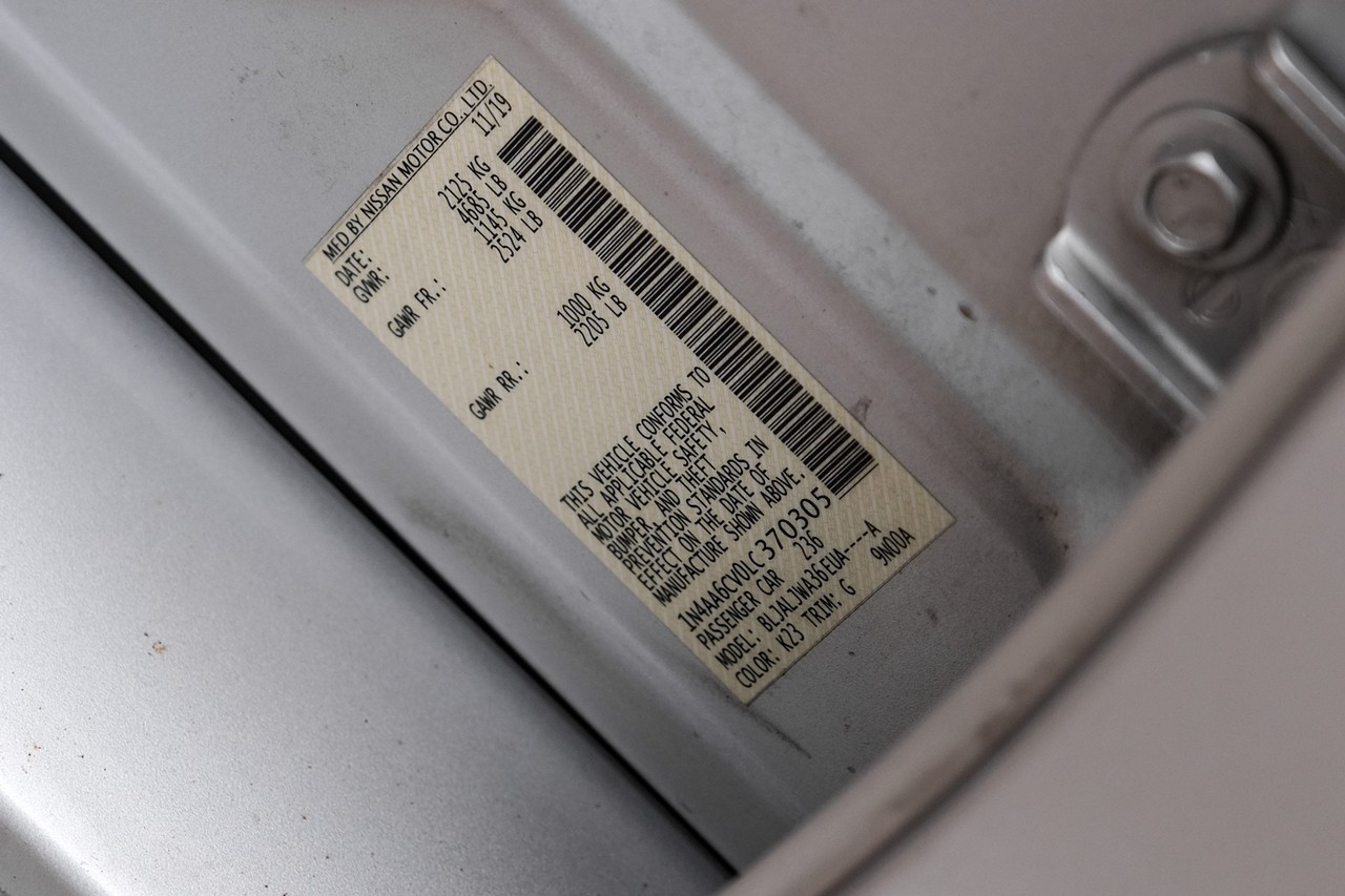 Nissan Maxima Vehicle Main Gallery Image 52