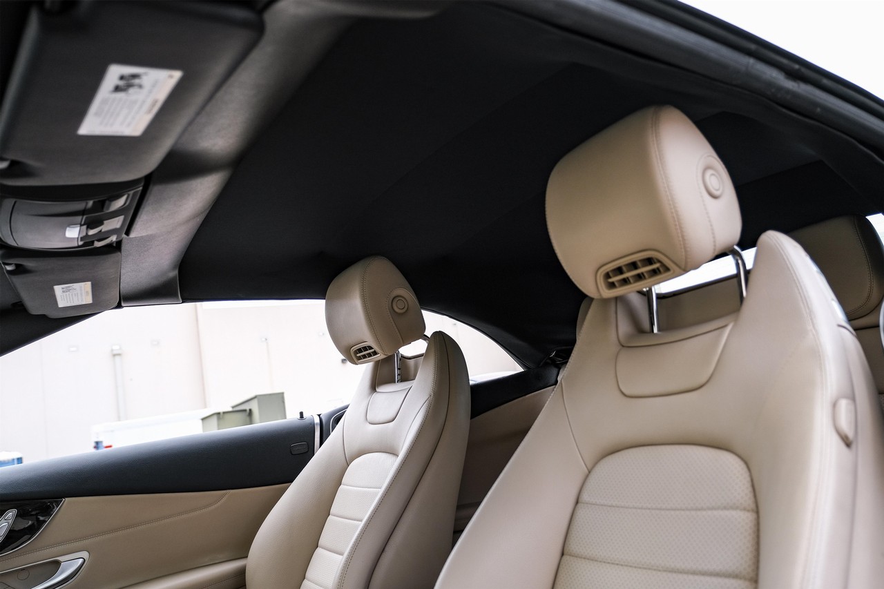 Mercedes-Benz C 300 Vehicle Main Gallery Image 05