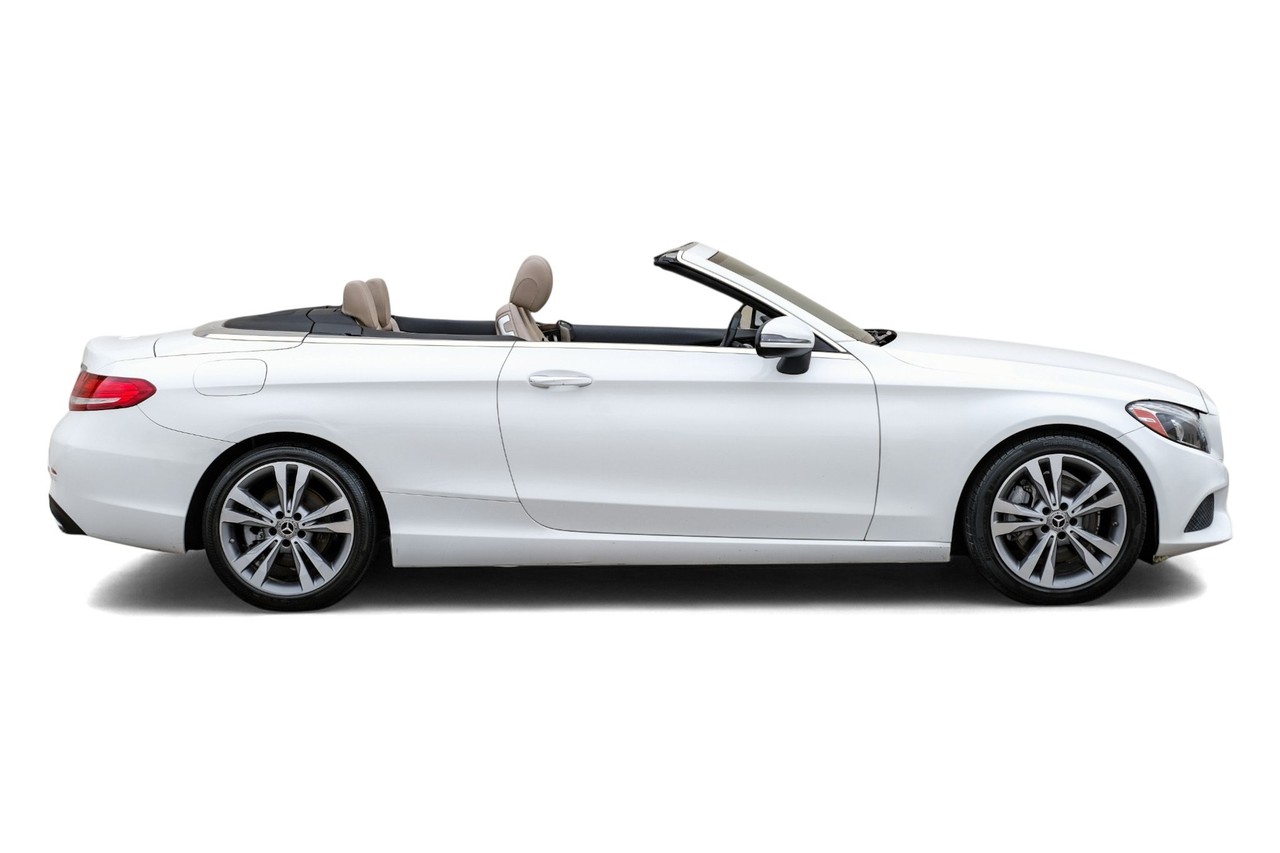 Mercedes-Benz C 300 Vehicle Main Gallery Image 09