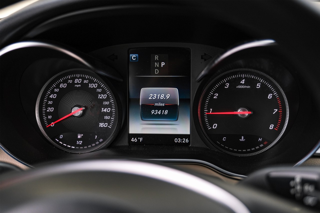 Mercedes-Benz C 300 Vehicle Main Gallery Image 19