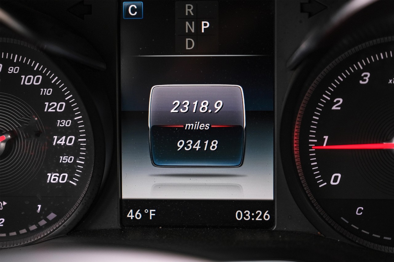 Mercedes-Benz C 300 Vehicle Main Gallery Image 20