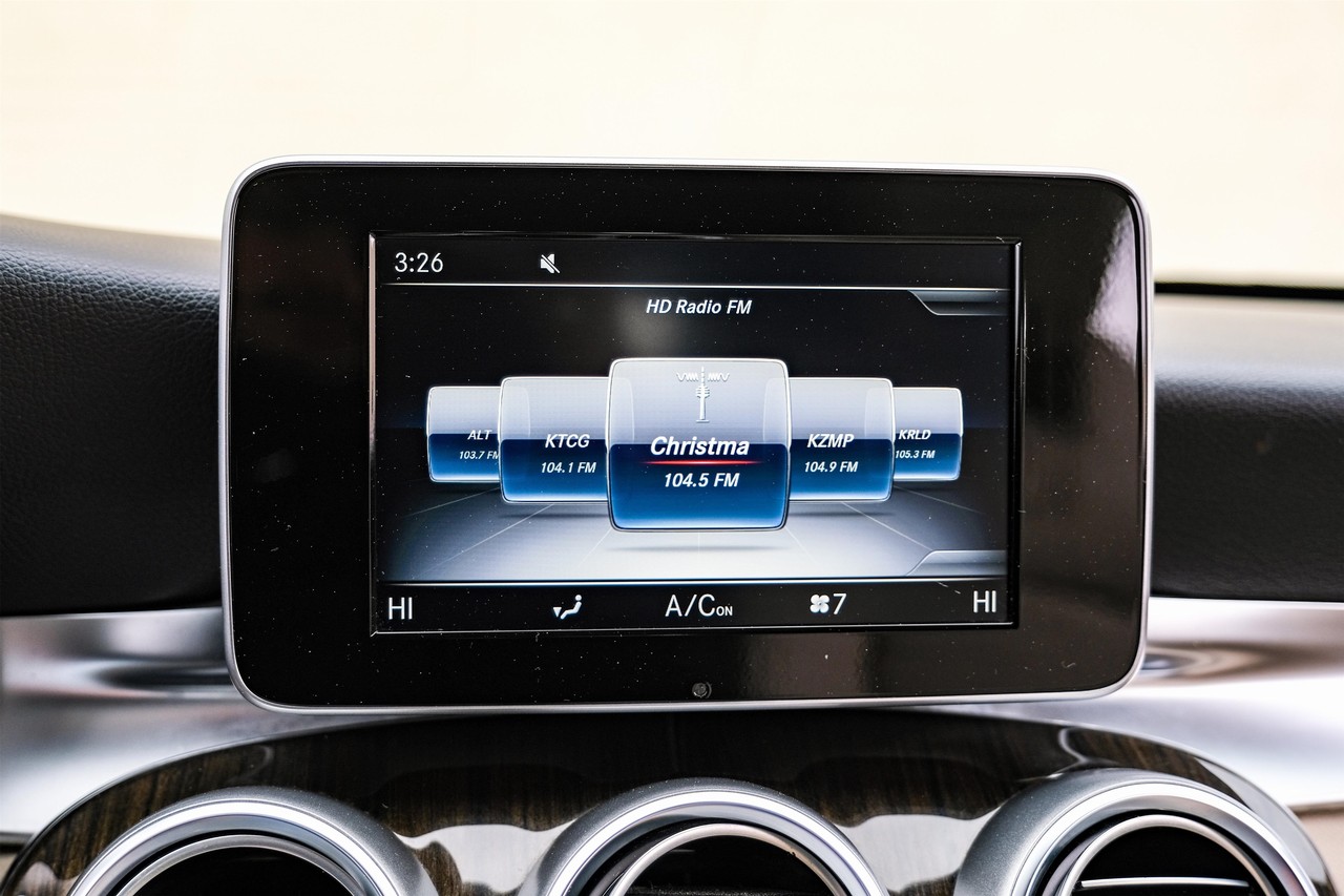 Mercedes-Benz C 300 Vehicle Main Gallery Image 27