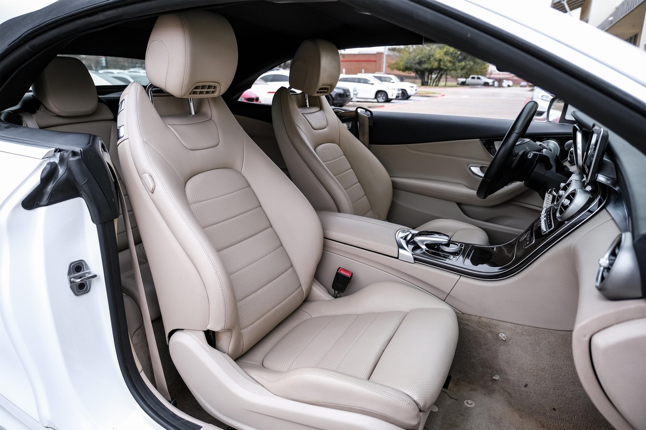 Mercedes-Benz C 300 Vehicle Main Gallery Image 33