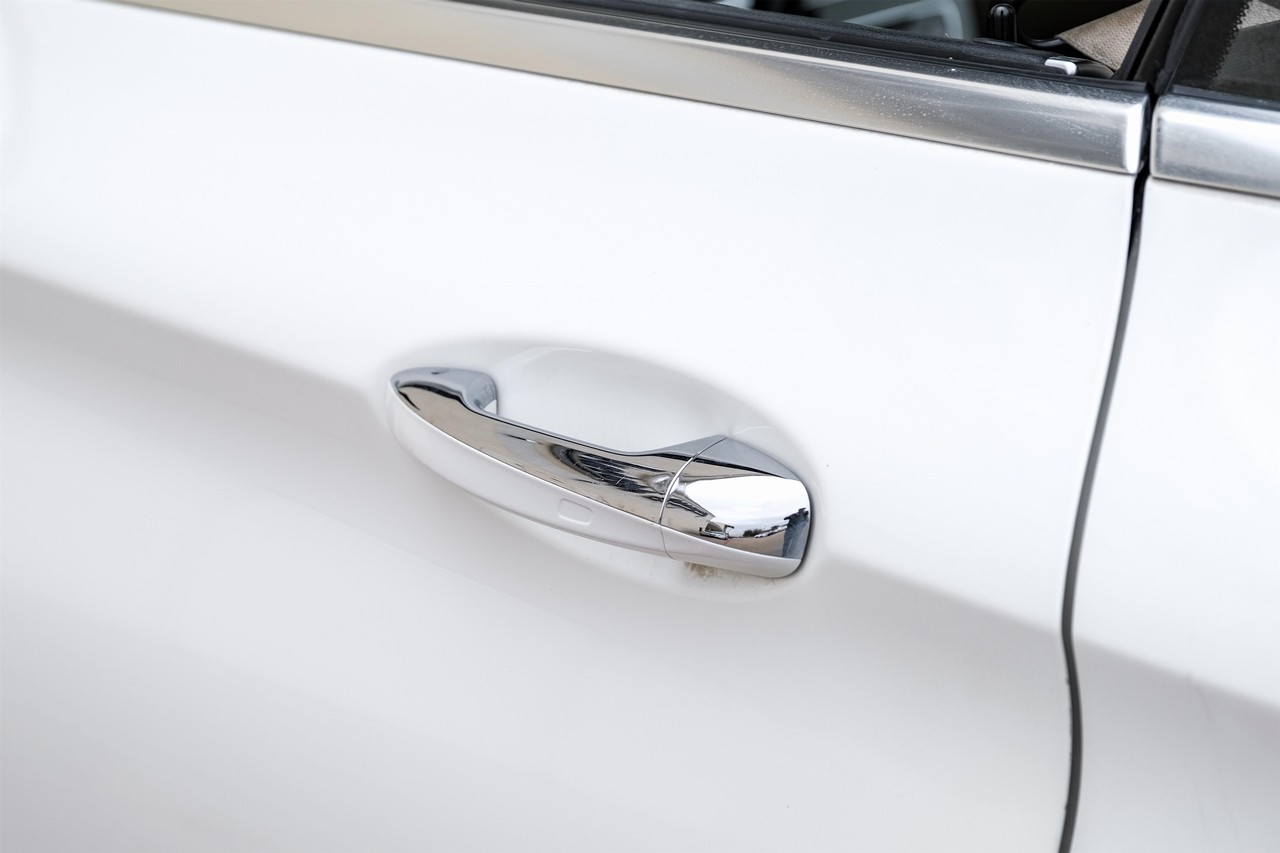 Mercedes-Benz C 300 Vehicle Main Gallery Image 35