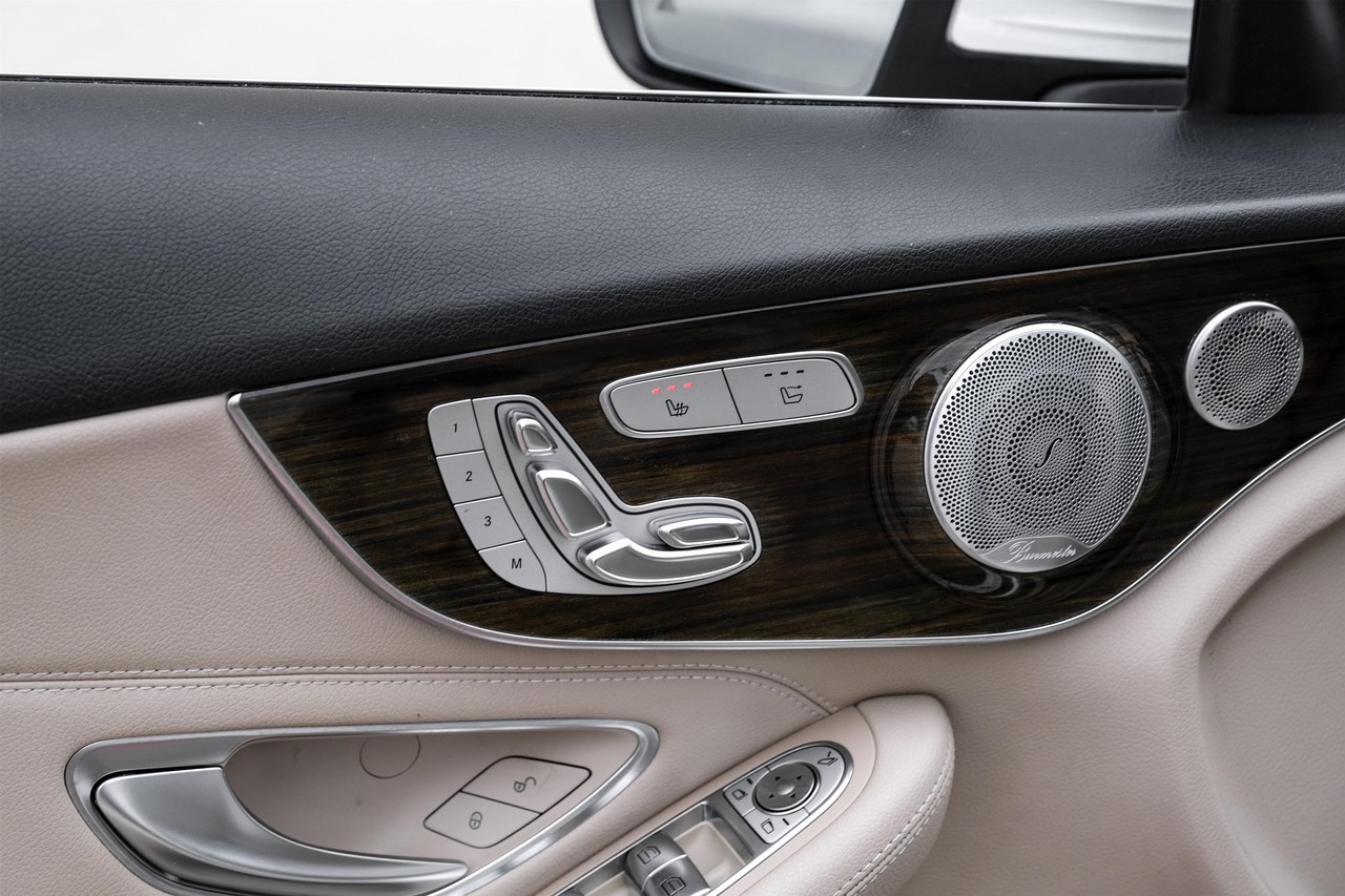 Mercedes-Benz C 300 Vehicle Main Gallery Image 39