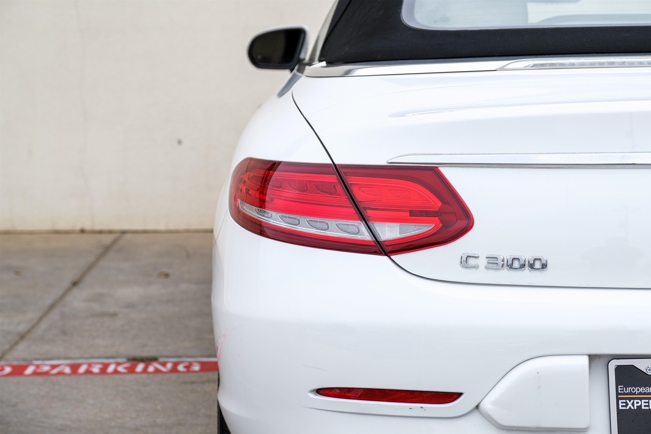 Mercedes-Benz C 300 Vehicle Main Gallery Image 43