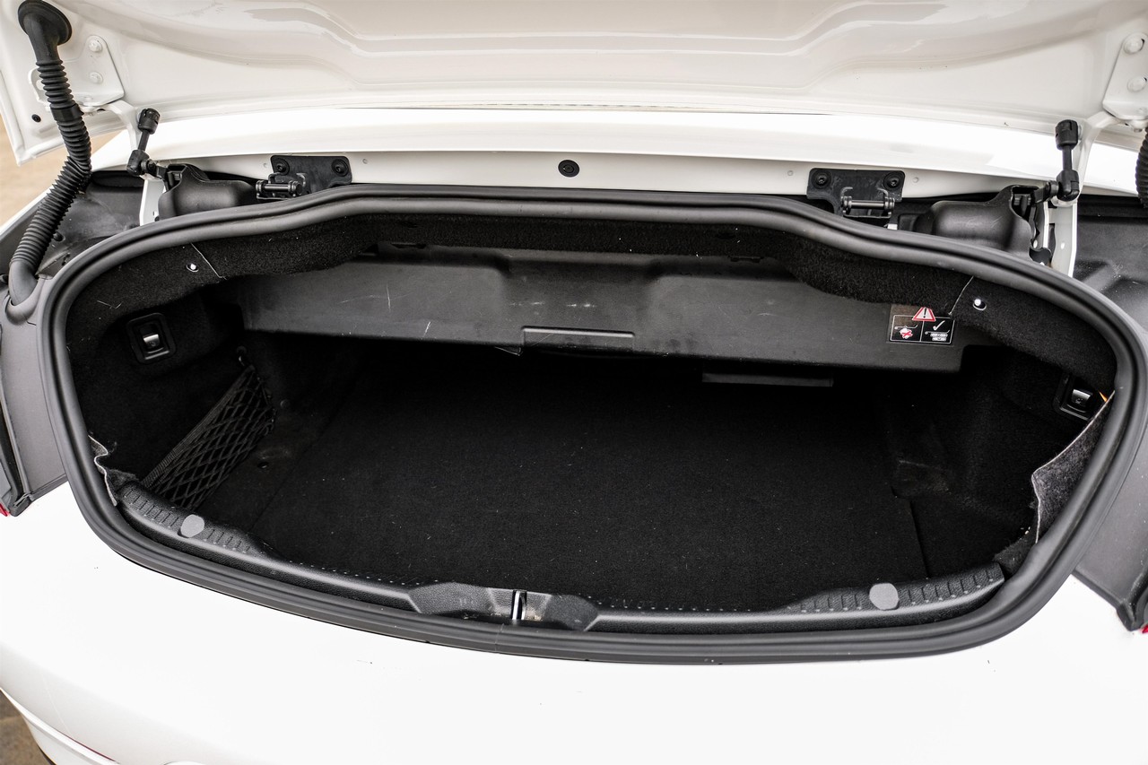 Mercedes-Benz C 300 Vehicle Main Gallery Image 44