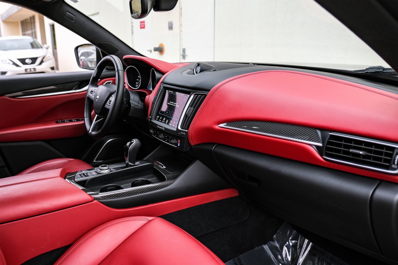 Maserati Levante Vehicle Main Gallery Image 13