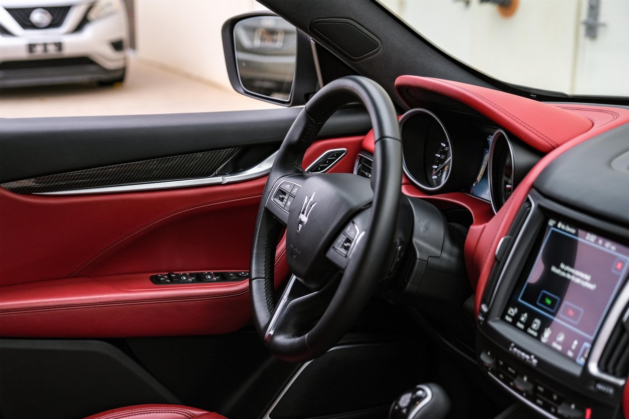 Maserati Levante Vehicle Main Gallery Image 14