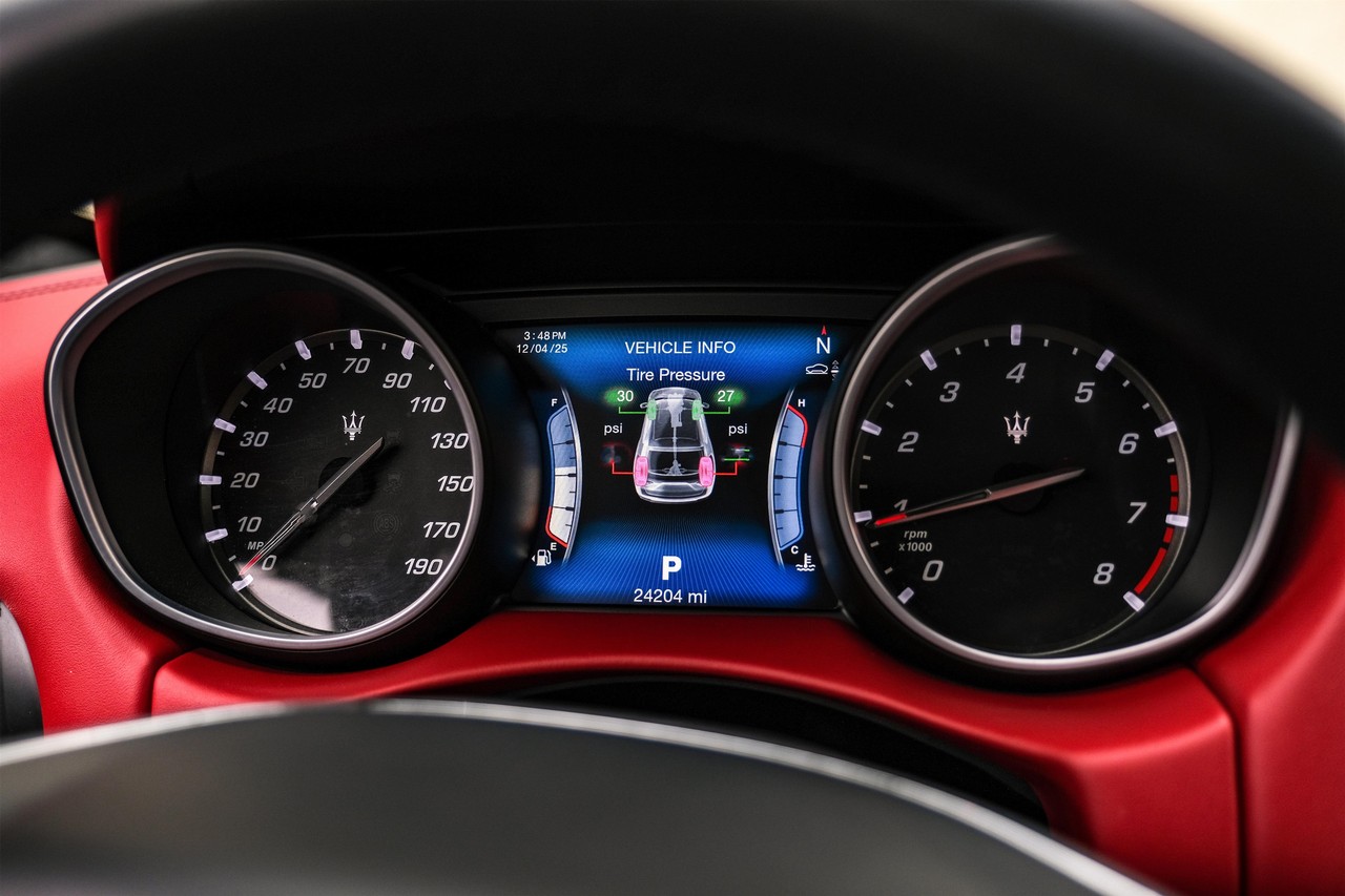 Maserati Levante Vehicle Main Gallery Image 17