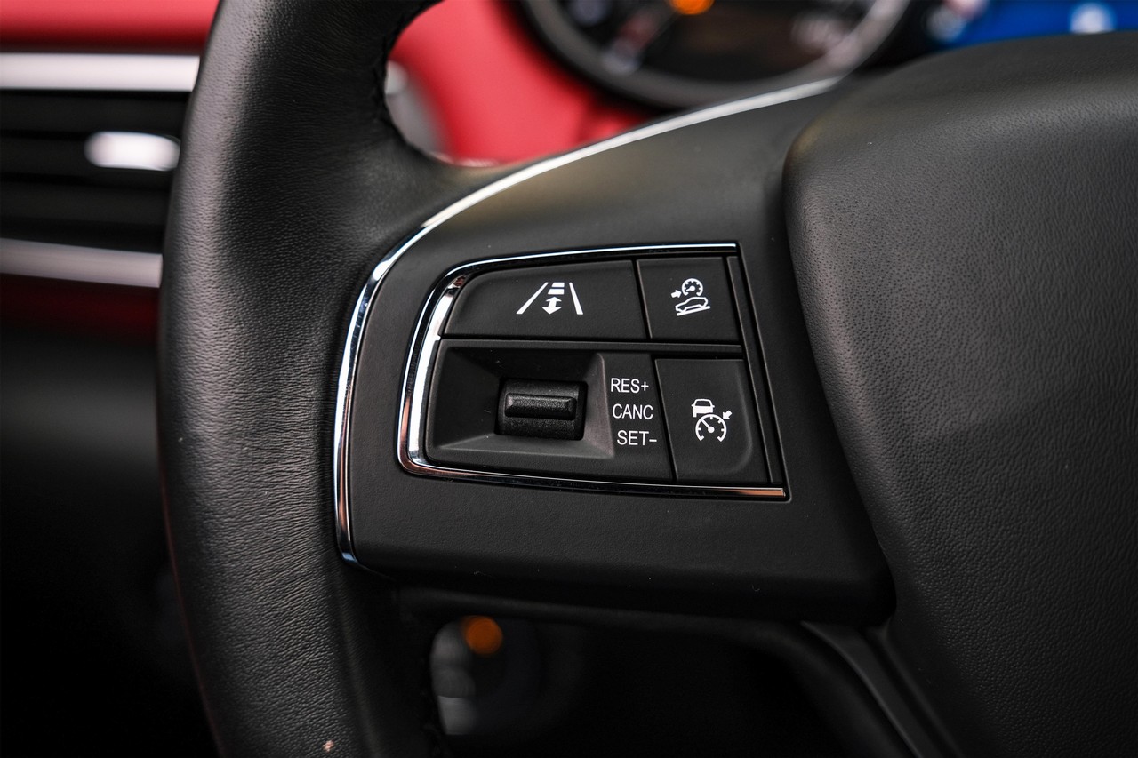 Maserati Levante Vehicle Main Gallery Image 19