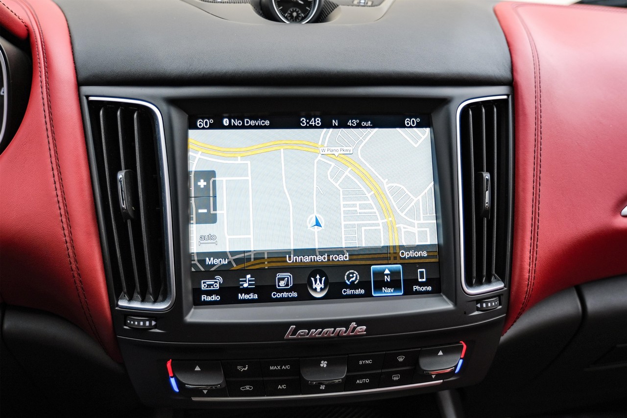 Maserati Levante Vehicle Main Gallery Image 21