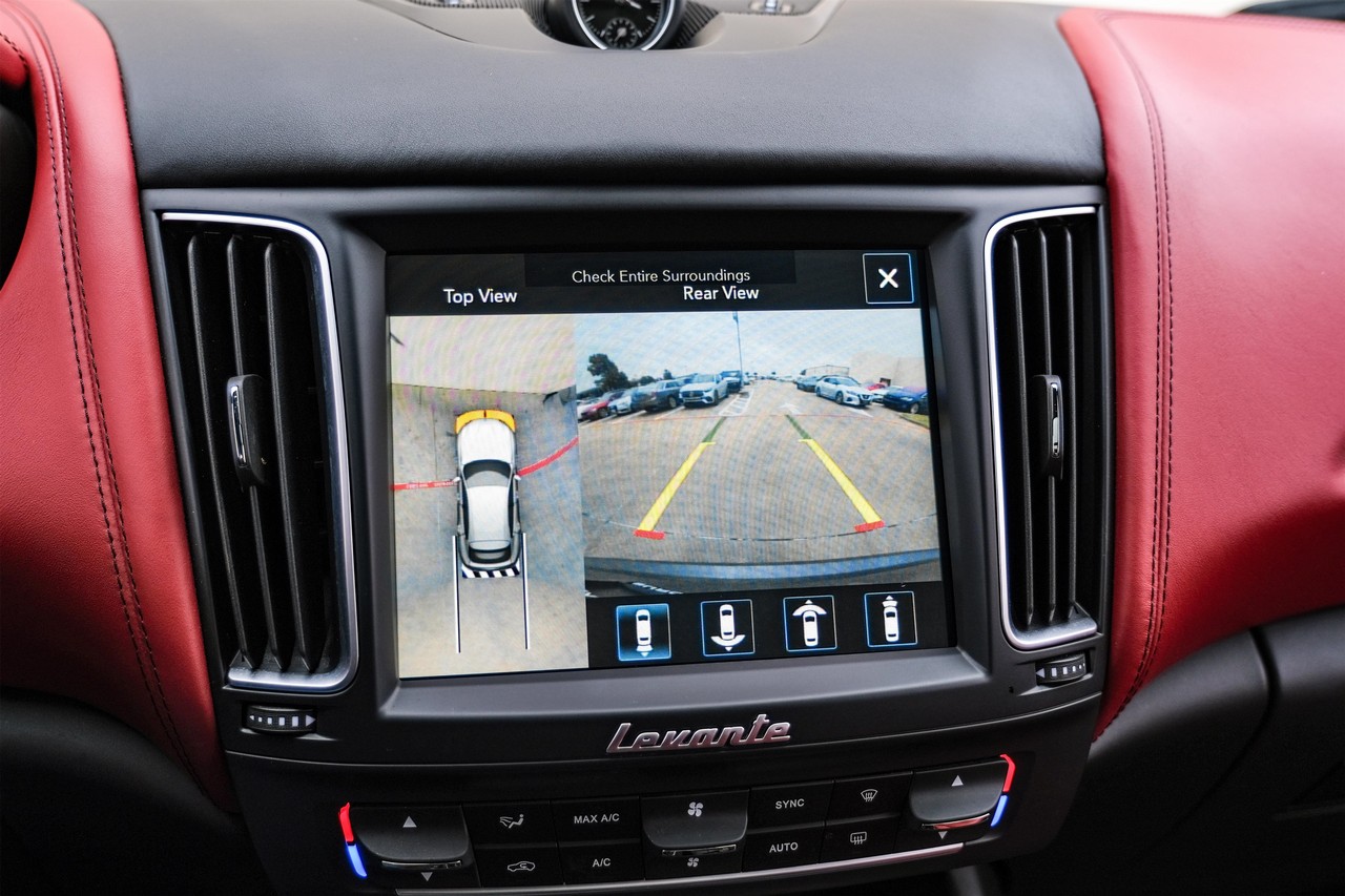 Maserati Levante Vehicle Main Gallery Image 22