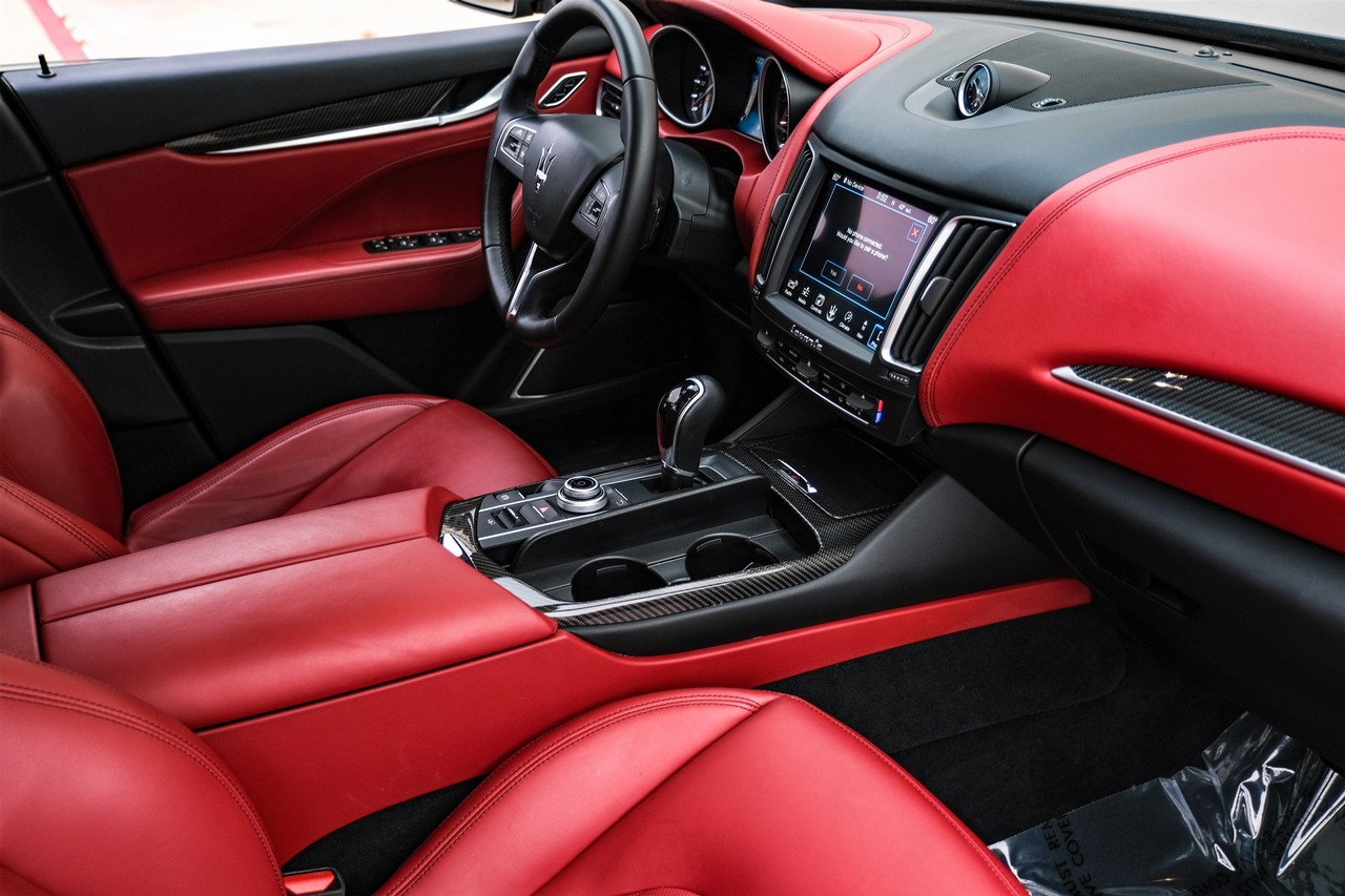 Maserati Levante Vehicle Main Gallery Image 23