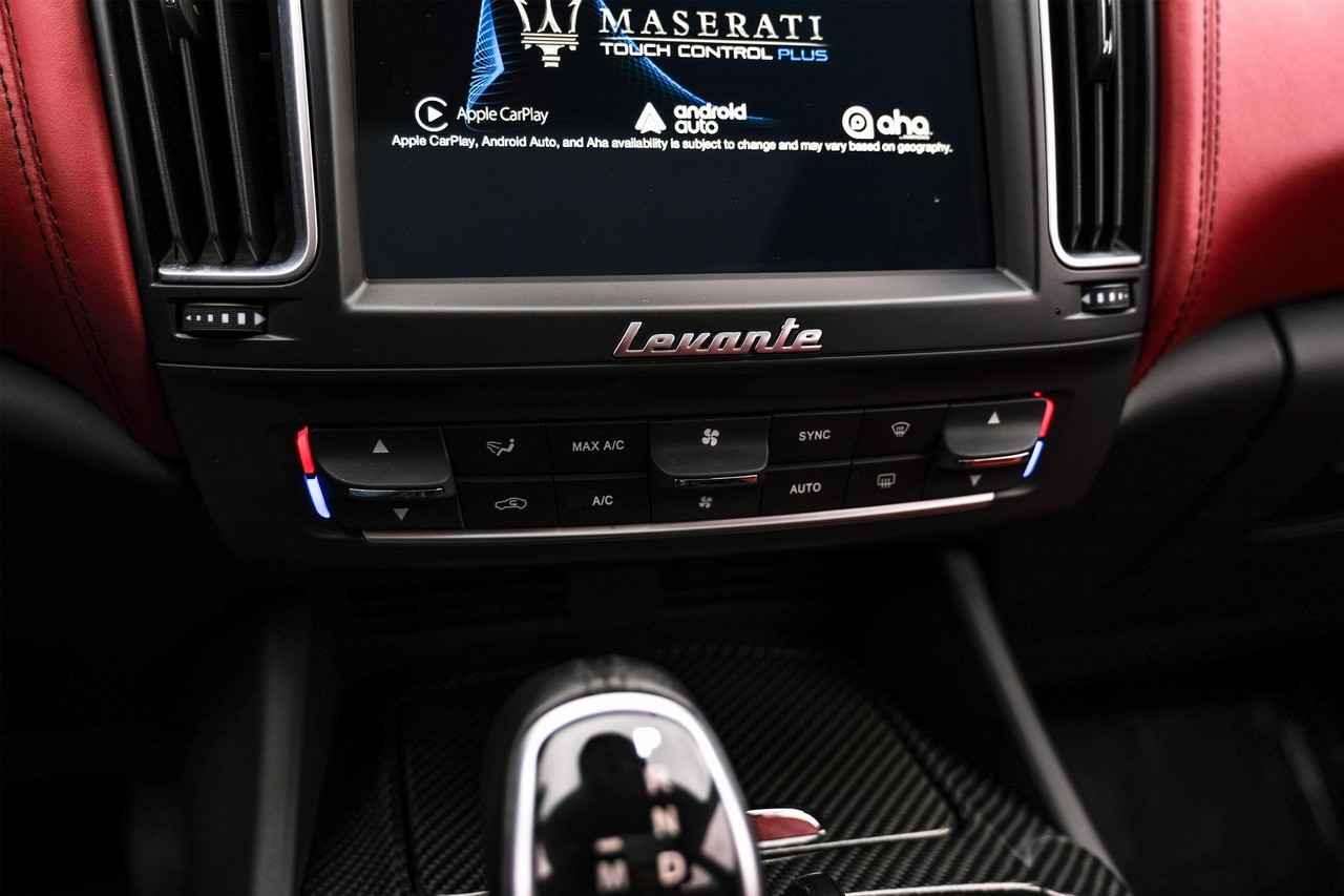 Maserati Levante Vehicle Main Gallery Image 27
