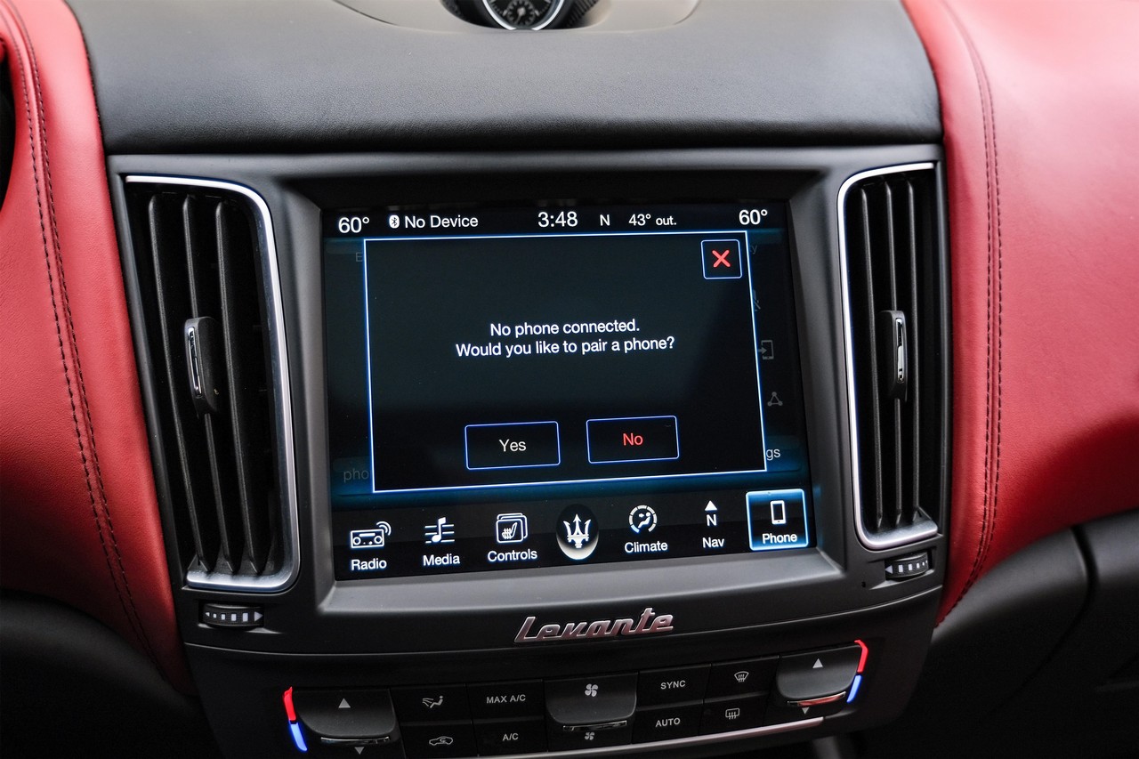 Maserati Levante Vehicle Main Gallery Image 32