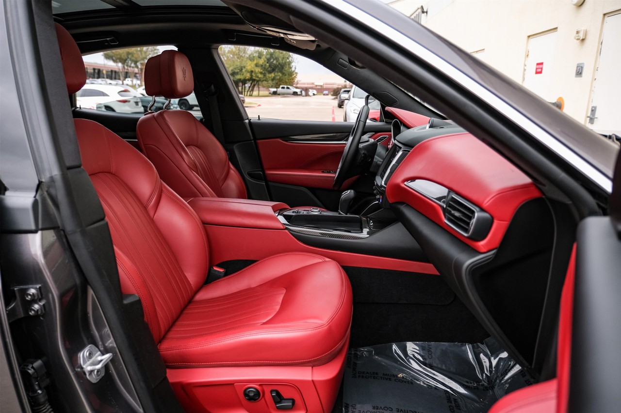 Maserati Levante Vehicle Main Gallery Image 35