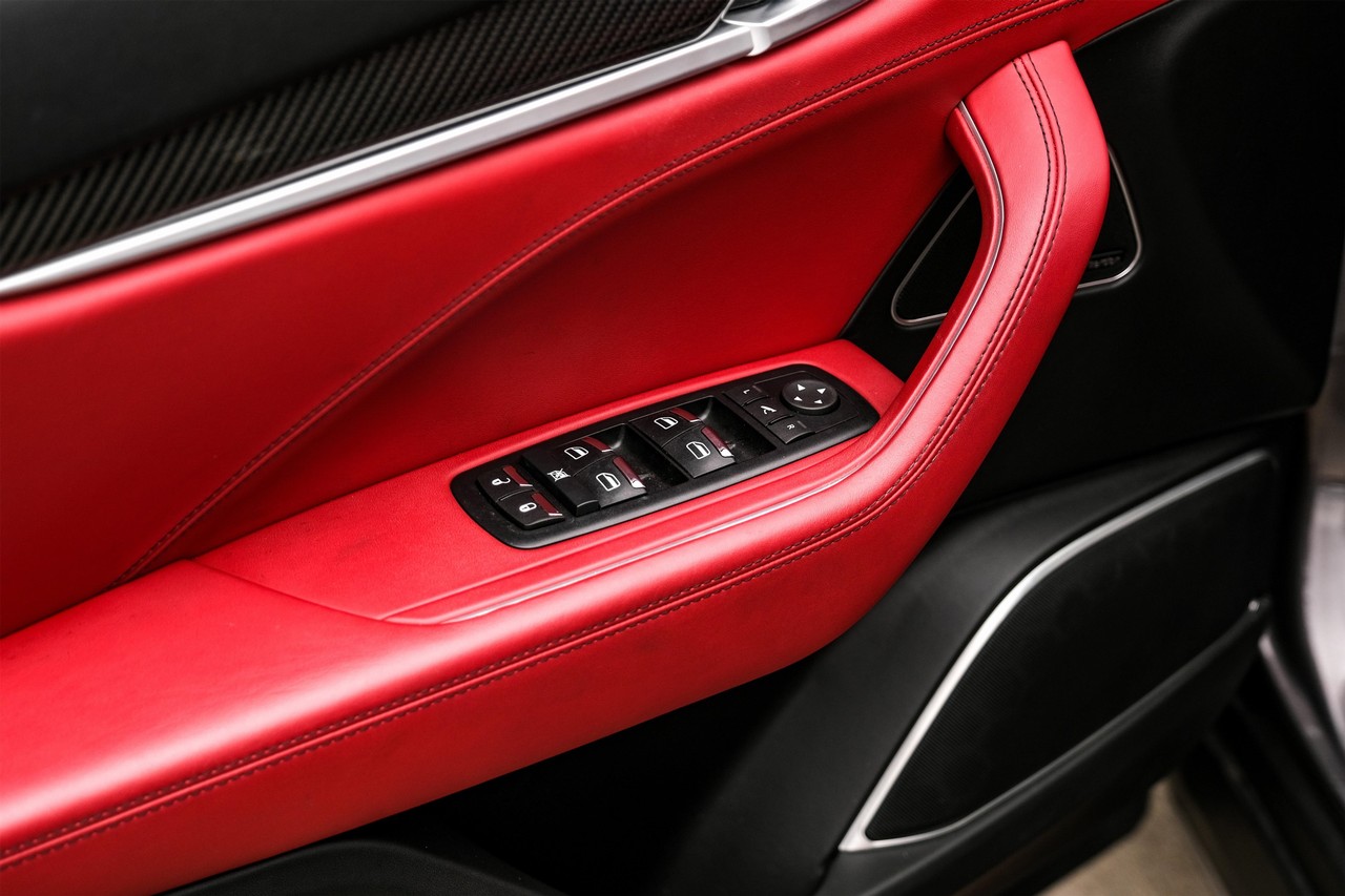 Maserati Levante Vehicle Main Gallery Image 43