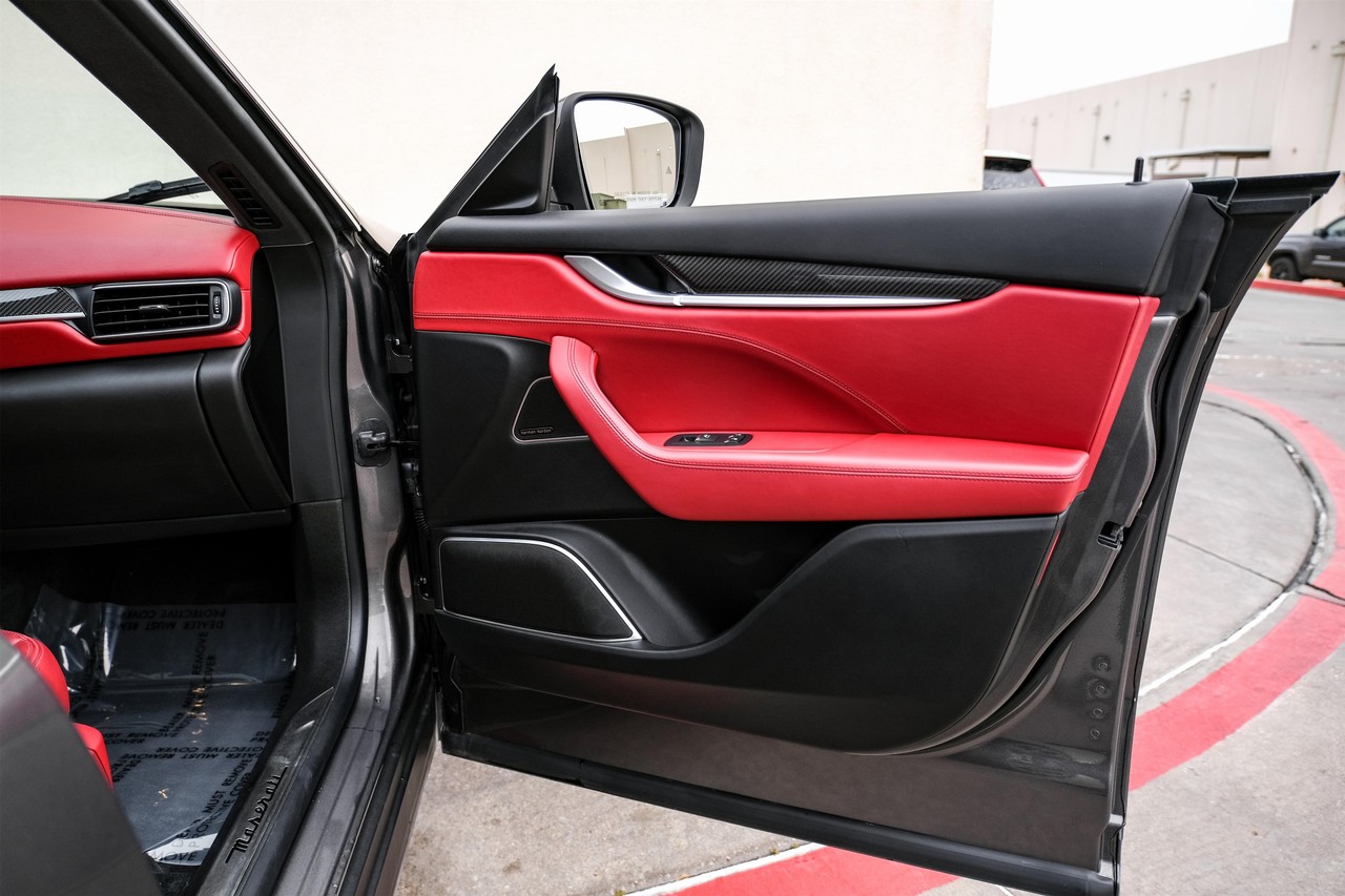 Maserati Levante Vehicle Main Gallery Image 44