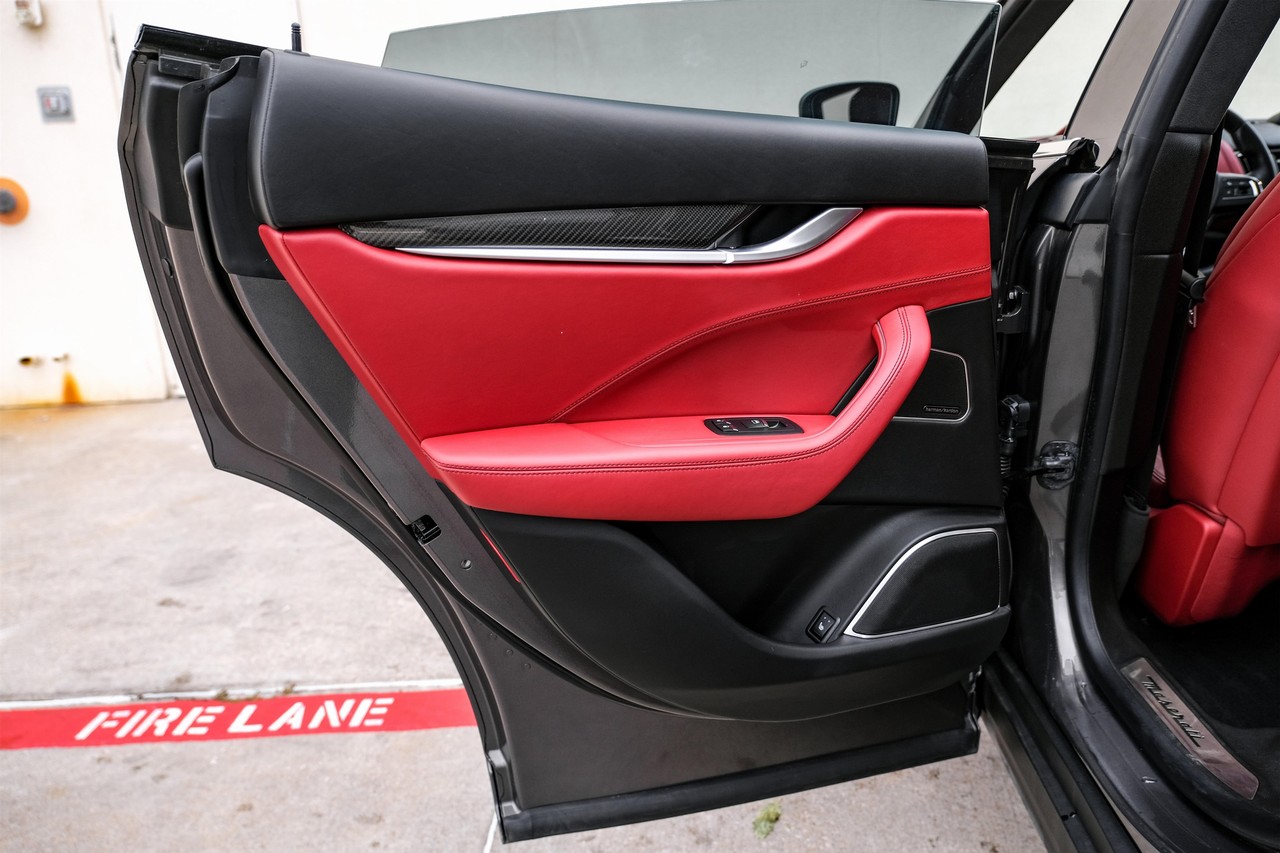 Maserati Levante Vehicle Main Gallery Image 45