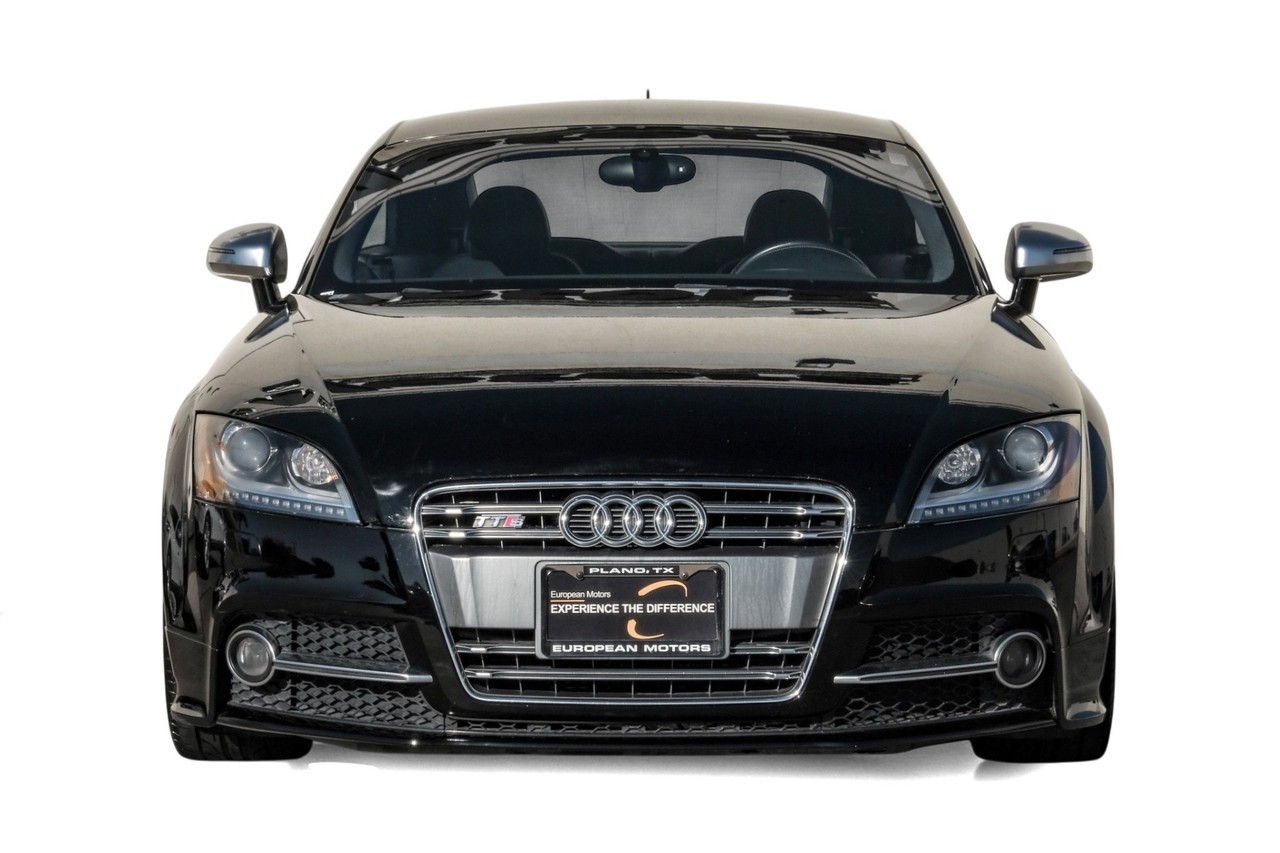 Audi TTS Vehicle Main Gallery Image 05