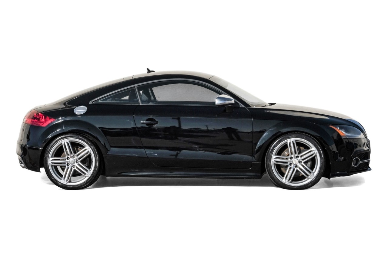 Audi TTS Vehicle Main Gallery Image 07