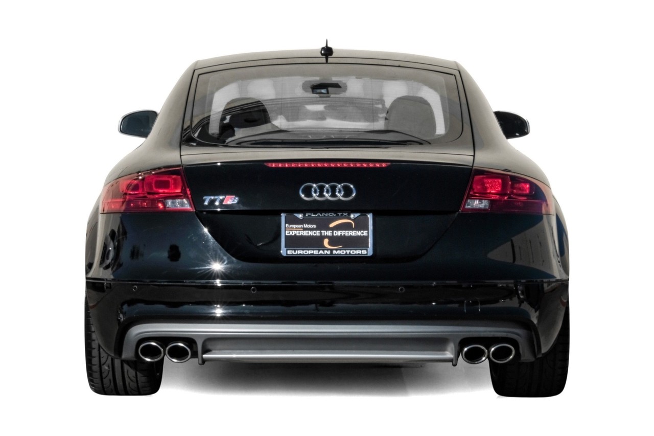 Audi TTS Vehicle Main Gallery Image 09